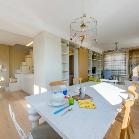 Joivy Sunny With Panoramic Terrace And Stunning View 아파트